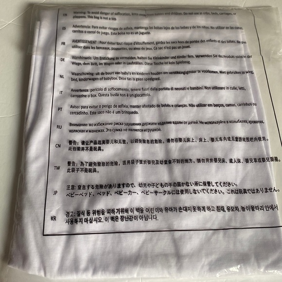 Designs Untitled Los Angeles Print Short-sleeve White“ Movie” tee, Size S, NWT - Picture 5 of 5